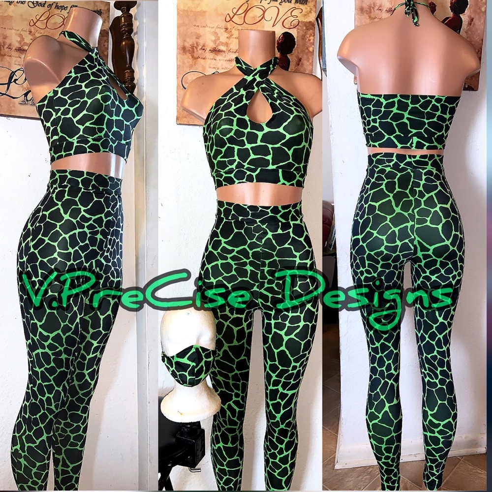 Custom 3PC set🦒